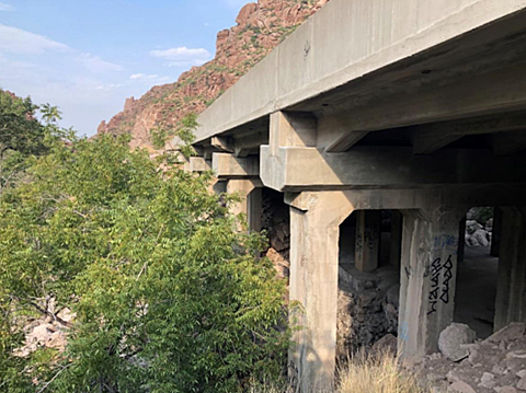 US 60 Queen Waterfall Canyon